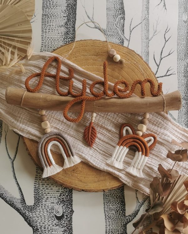 Prenom tricotin avec arc-en-ciel et animal macramé – Image 5