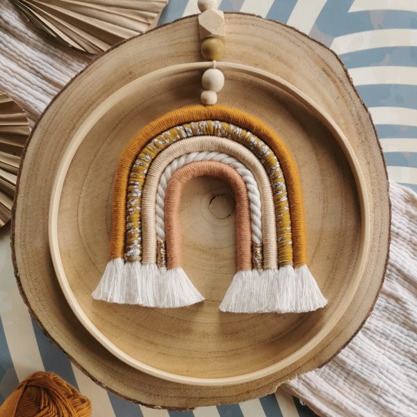Cercle en bois avec arc-en-ciel – Image 9