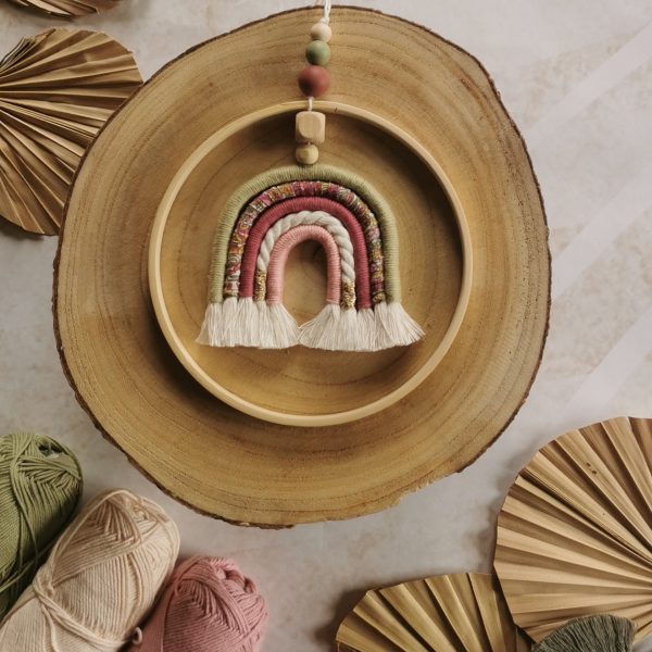 Cercle en bois avec arc-en-ciel – Image 7