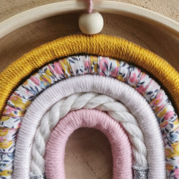 Cercle en bois avec arc-en-ciel – Image 14