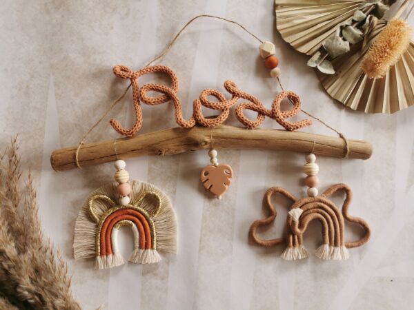 Prénom tricotin animaux macramé sur bois flotté – Image 7