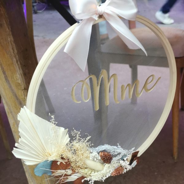 Couronne de fleur séchée avec prénom sur tulle – Image 9