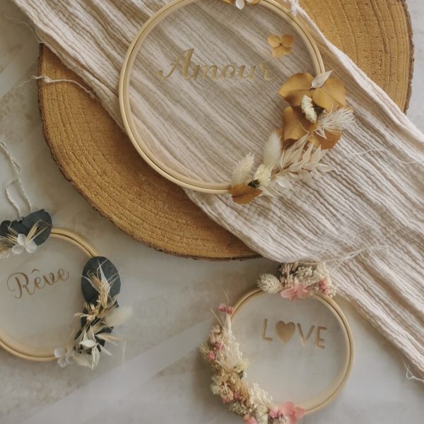 Couronne de fleur séchée avec prénom sur tulle – Image 7