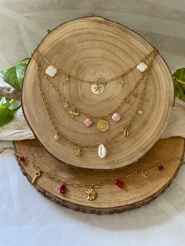 Collier coquillage et breloques dorées – Image 10