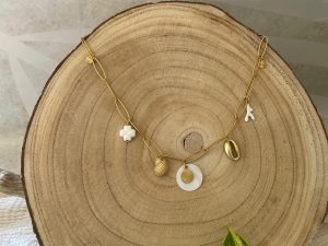 Collier avec 5 charms