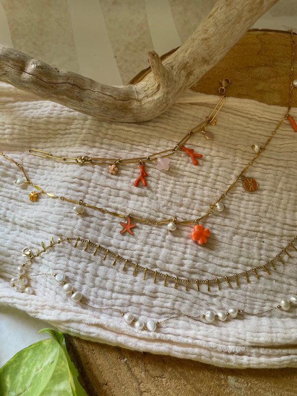 Collier multirangs chaîne et perles nacre – Image 7