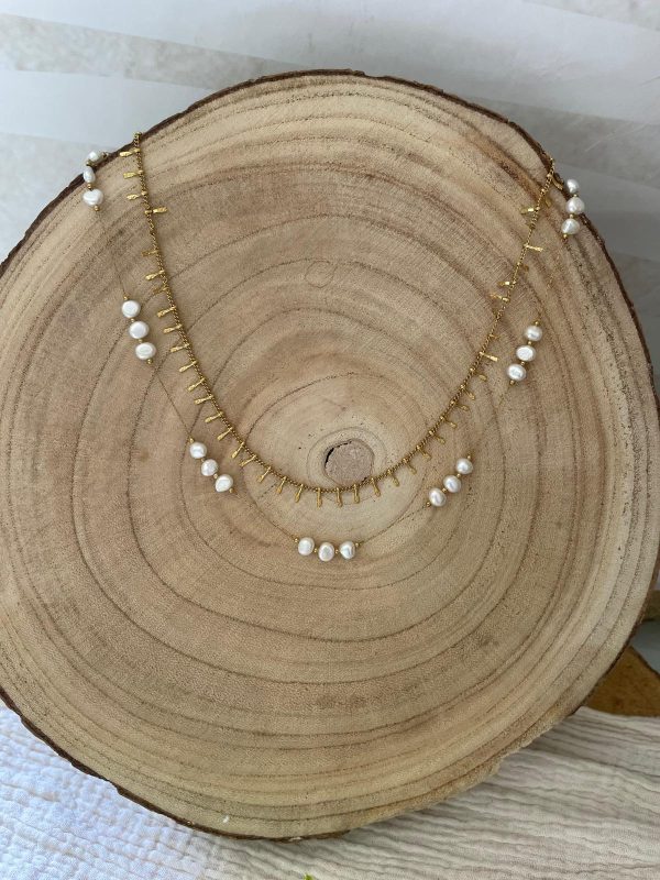 Collier multirangs chaîne et perles nacre – Image 3