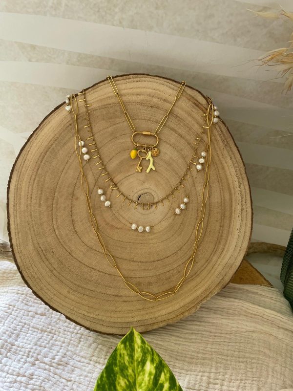 Collier fermoir mousqueton breloques jaunes – Image 6