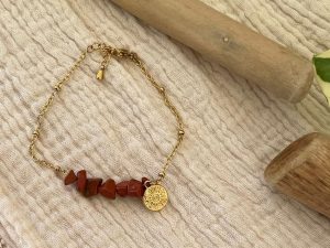 Bracelet doré et perles chips rouille