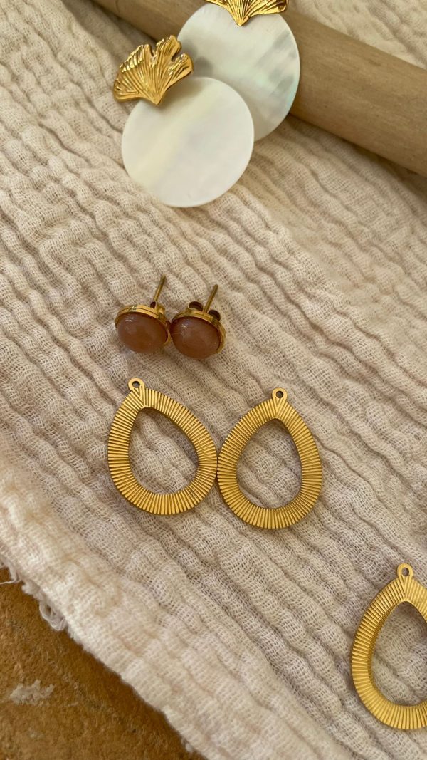 Boucles d'oreilles ovale strié rose – Image 8