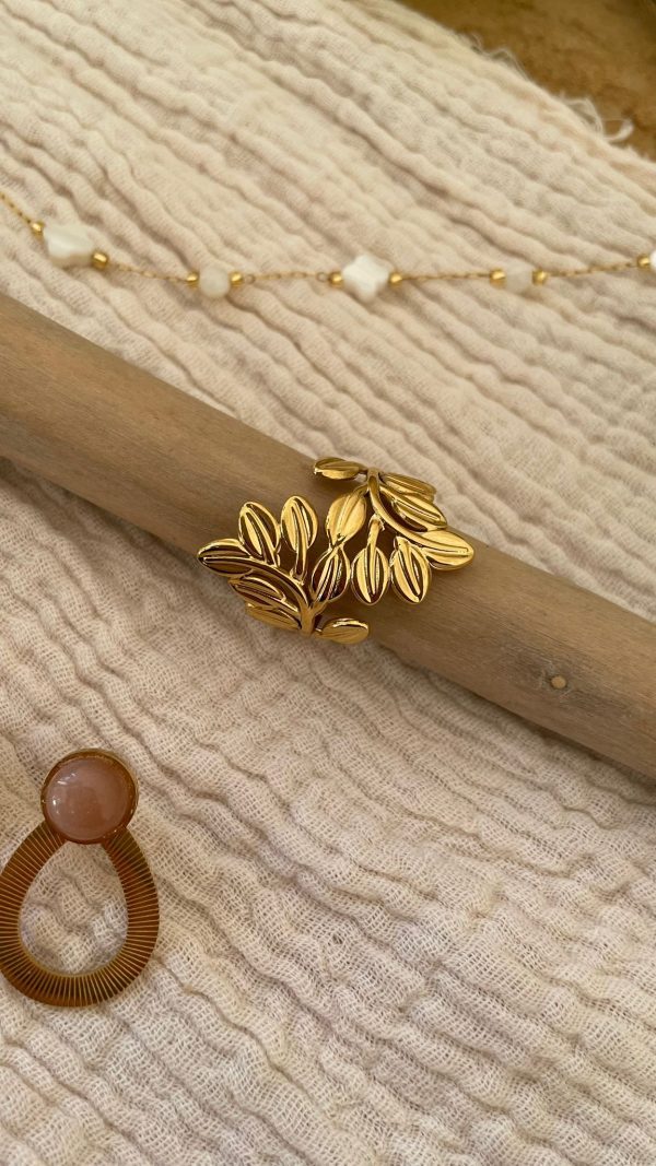 Bracelet doré et trèfle blanc – Image 10
