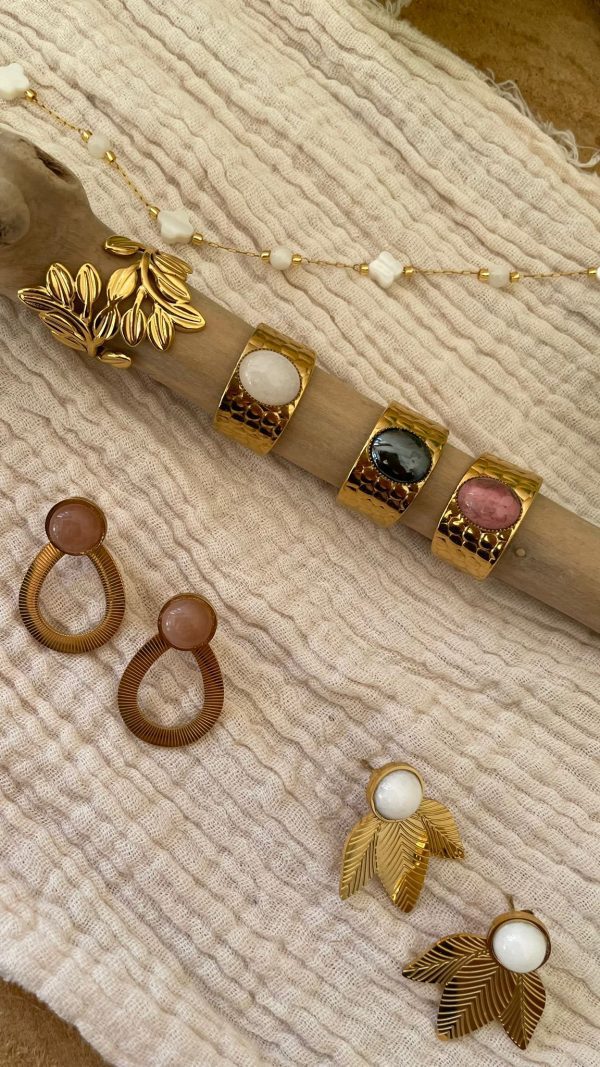 Boucles d'oreilles ovale strié rose – Image 3