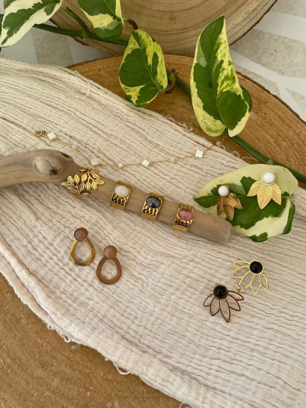 Boucles d'oreilles ovale strié rose – Image 5