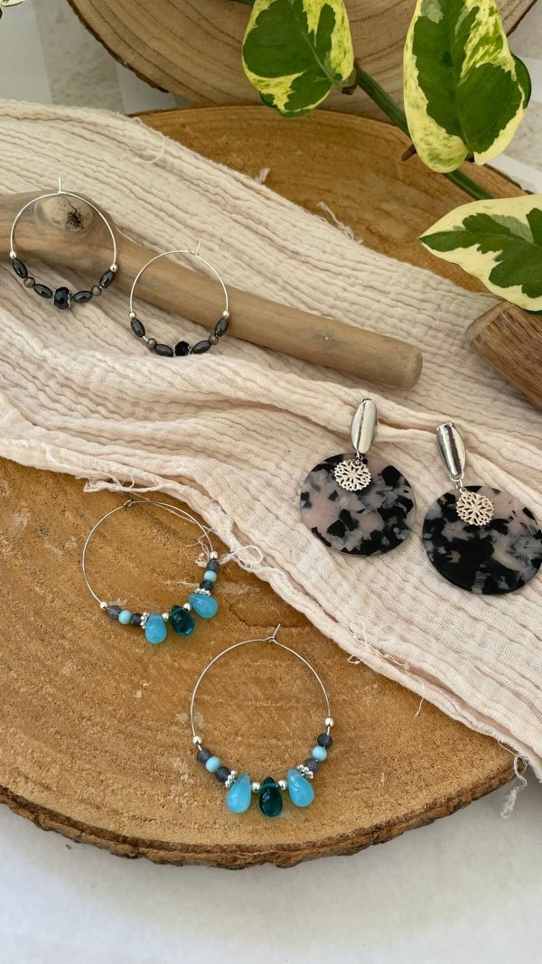 Boucles argentées et rond écaille noir – Image 3