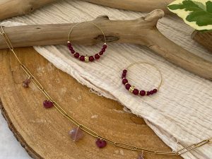 Collier prune et rose avec charms