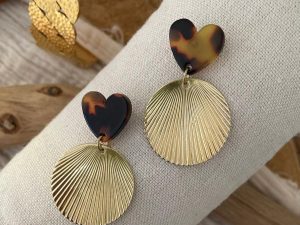 Boucles cœur léopard et rond doré strié