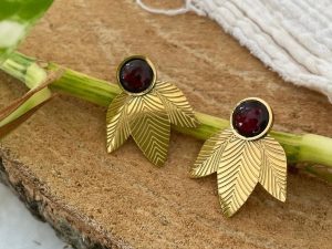 Boucles d'oreilles feuilles pierre grenat