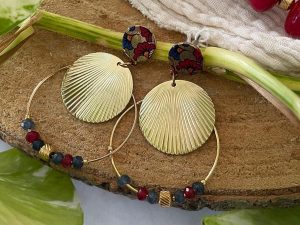 Boucles d'oreilles clou wax et créoles rouges et bleues