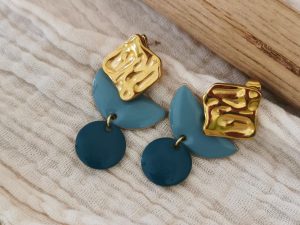 Boucles d'oreilles losange doré demi-cercle et cercle de couleurs