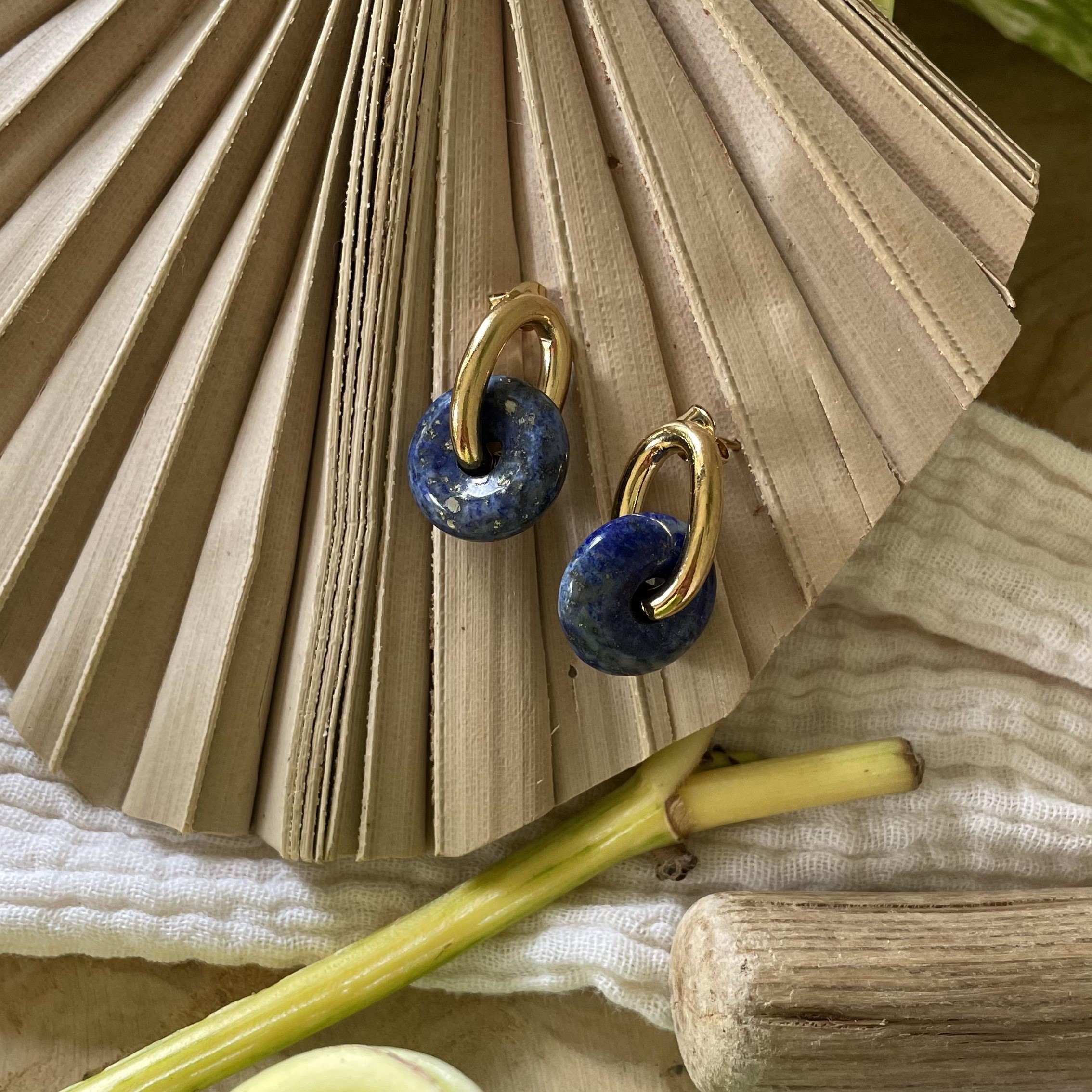 Boucles d'oreilles petites avec ovale bleu nuit