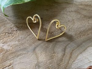 Boucles d'oreilles cœur légères et discrètes