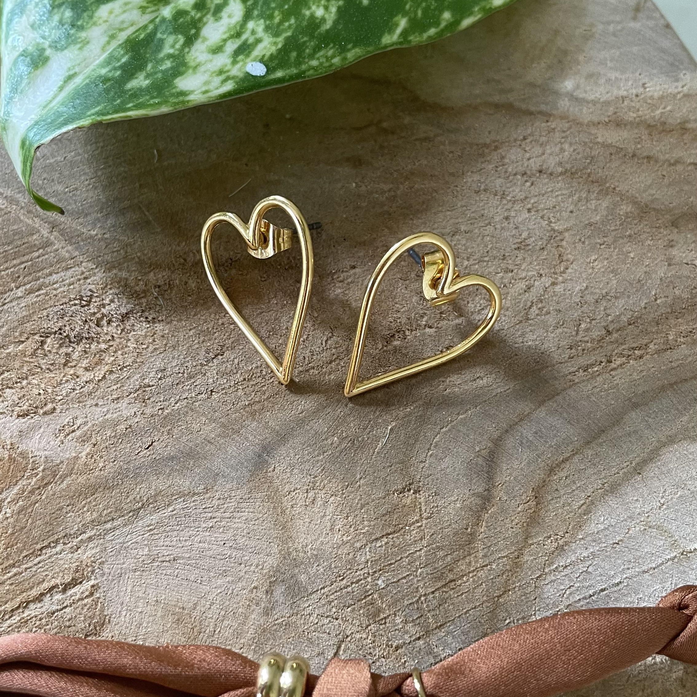 Boucles d'oreilles cœur légères et discrètes