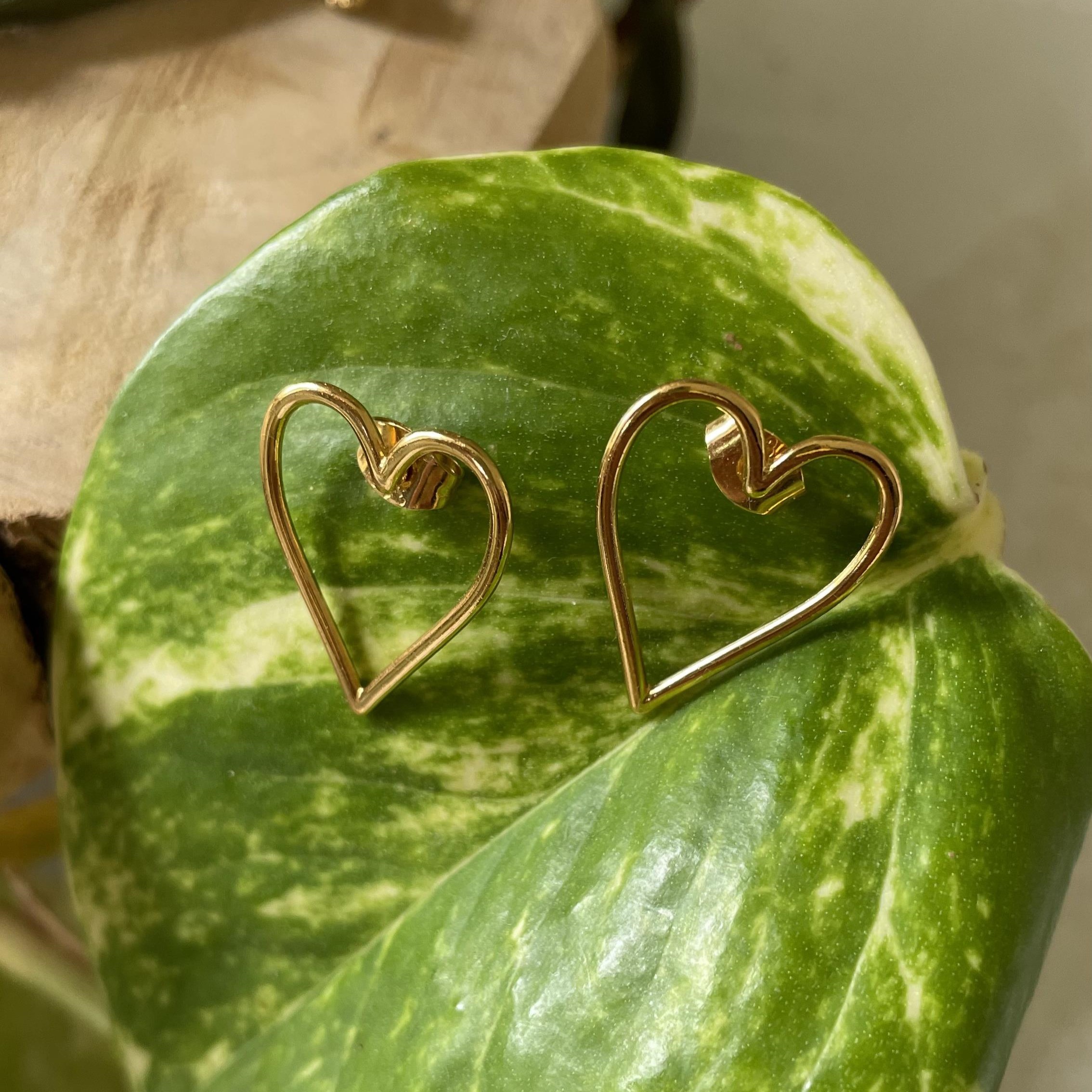 Boucles d'oreilles cœur légères et discrètes – Image 2