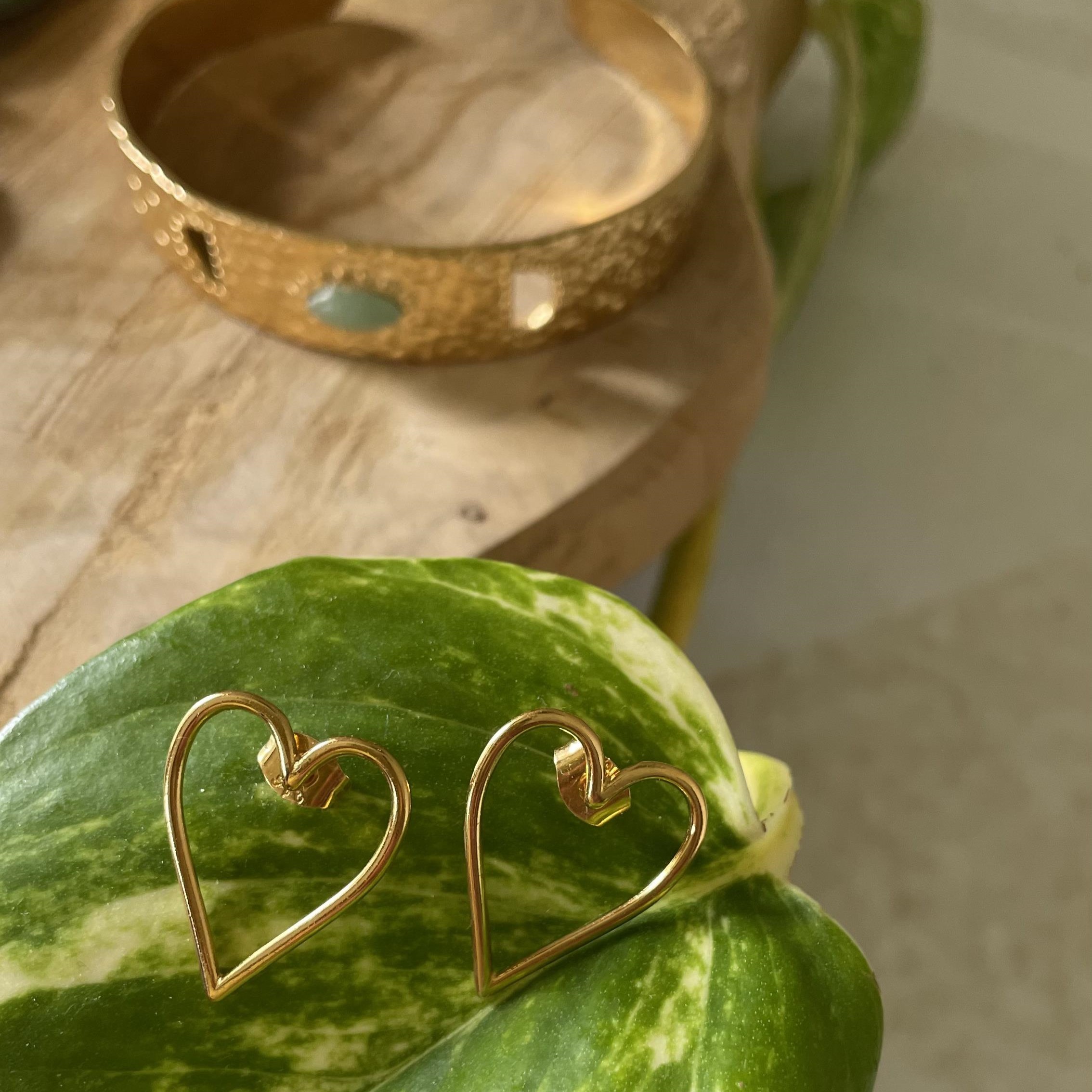 Boucles d'oreilles cœur légères et discrètes – Image 3