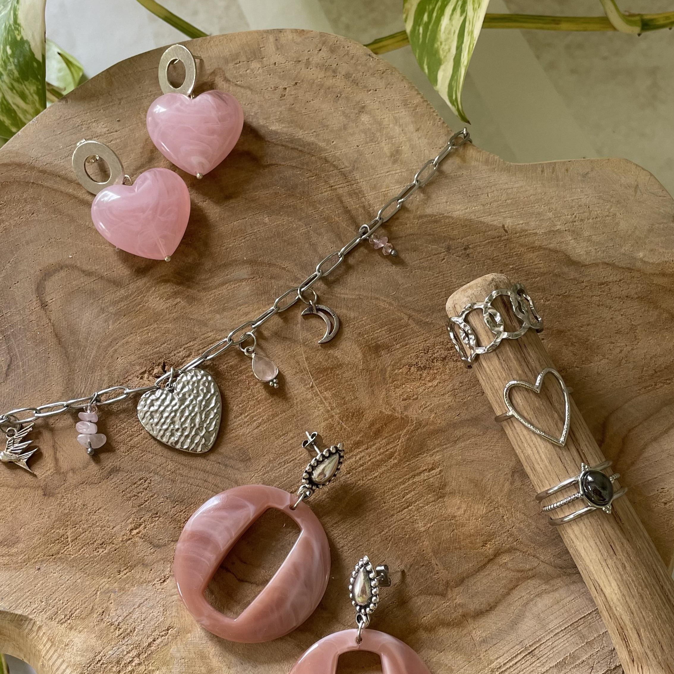 Collier pampilles roses et argentées tendance estivale