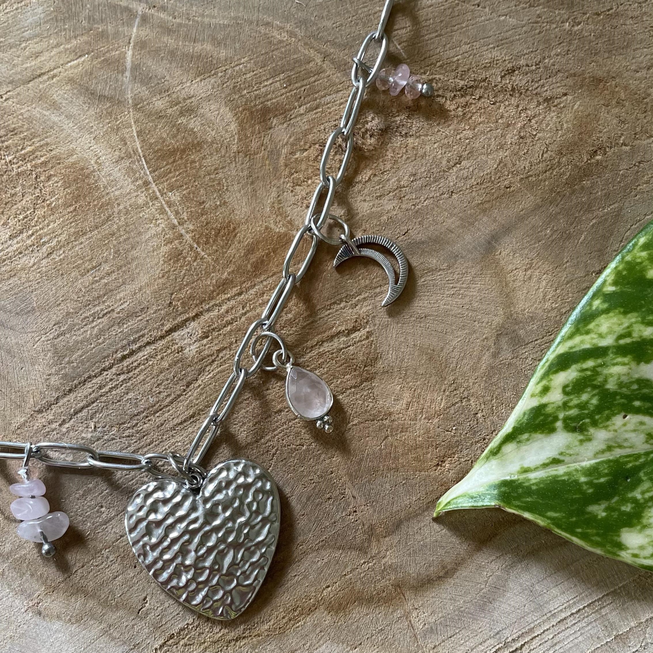Collier pampilles roses et argentées tendance estivale – Image 4