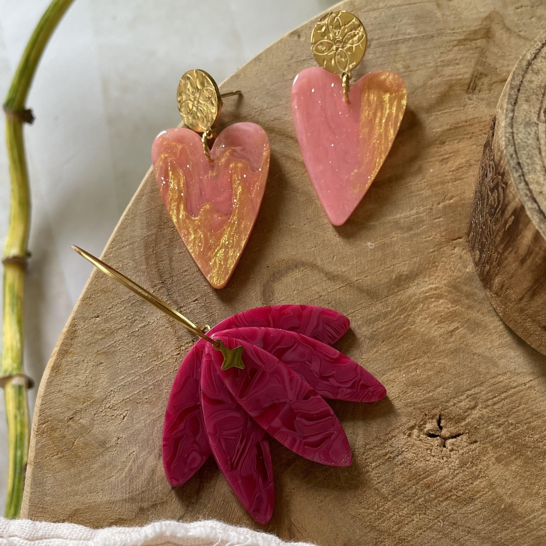 Boucles d'oreilles cœur nuance rose orange et doré – Image 2