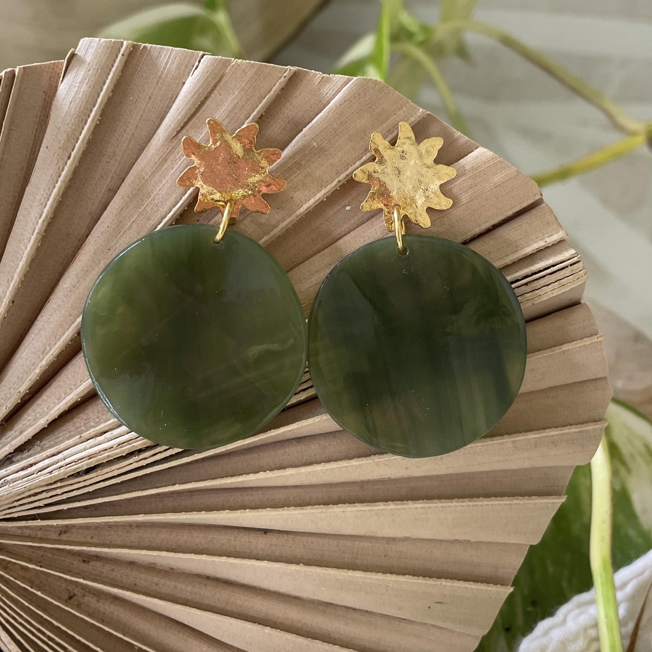 Boucles d'oreilles rond kaki et soleil doré